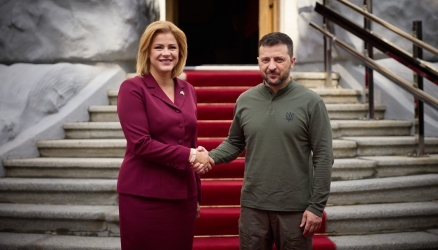 Selenskyj bespricht mit lettischer Premierministerin Stärkung militärisch-technischer Zusammenarbeit