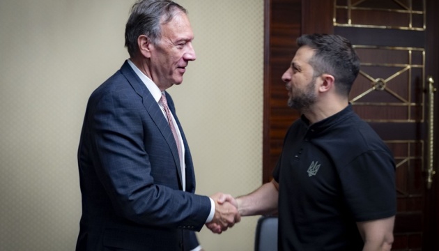 Zelensky meets with Pompeo: We hope to get permission to use long-range weapons