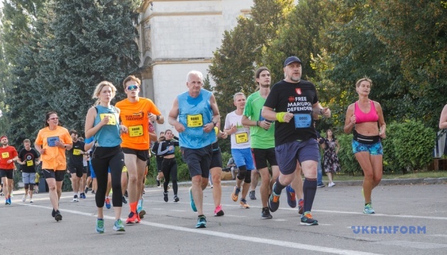 У Києві проходить забіг за звільнення військових і цивільних з полону