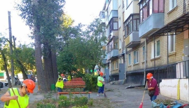 У Харкові після нічної атаки у будинках вибиті 168 вікон