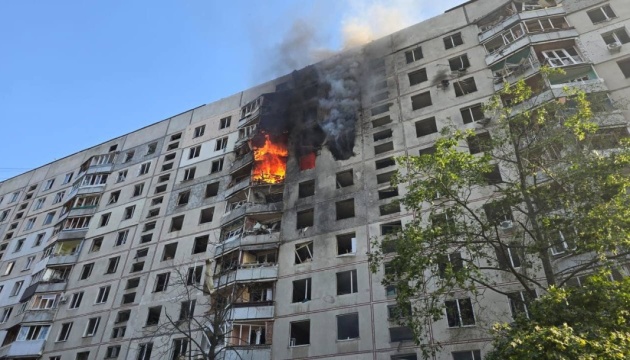 Zelensky shows consequences of Russia's strike on apartment block in Kharkiv