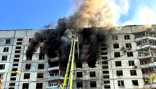 Удар по багатоповерхівці у Харкові: у лікарнях залишаються 14 поранених, двоє у тяжкому стані