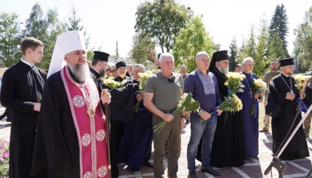 На Сумщині Епіфаній вшанував пам’ять загиблих жителів Тростянця