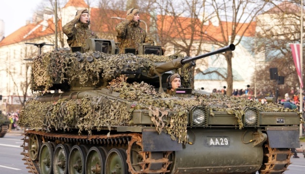 Lettland übergibt der Ukraine britische Panzerfahrzeuge CVR(T)