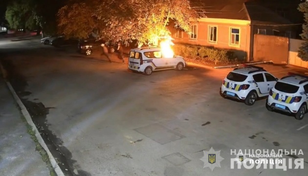 На Одещині затримали юнаків, які на замовлення «куратора» підпалили поліцейське авто