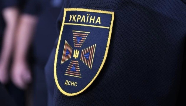 У селі на Донеччині врятували жінку з-під завалів будинку