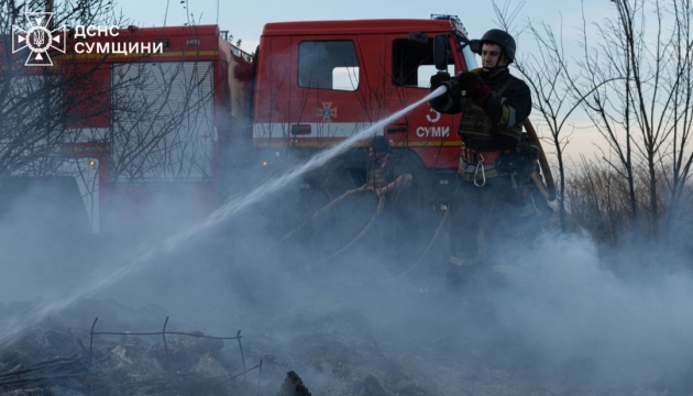 Вночі та зранку росіяни 25 разів обстріляли прикордоння Сумщини