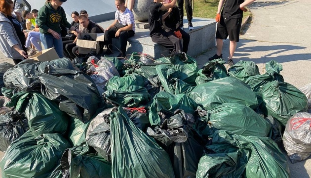 У Житомирі під час World Cleanup Day прибрали у Шодуарівському парку