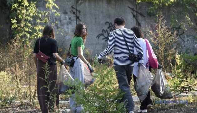 У Києві пройшла акція до Всесвітнього дня прибирання