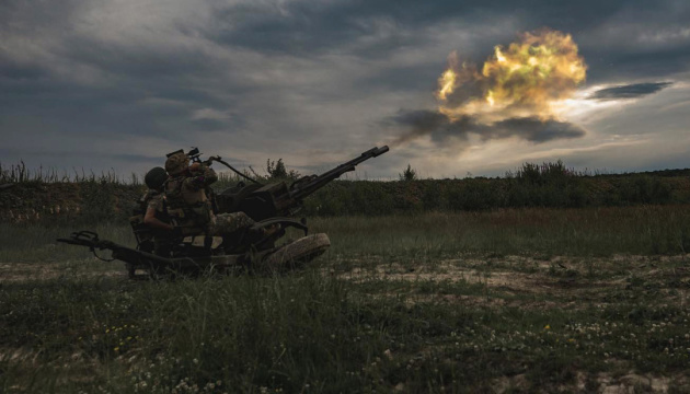 Occupiers attacking Ukrainian fortifications in Luhansk region with artillery and drones