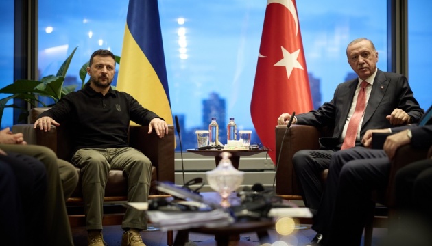 Zelensky discusses with Erdogan Türkiye’s involvement in Ukraine recovery