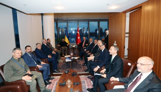 Erdogan tells Zelensky Turkey ready to be mediator for just and durable peace