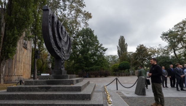 Zelensky commemorates Babyn Yar massacre victims