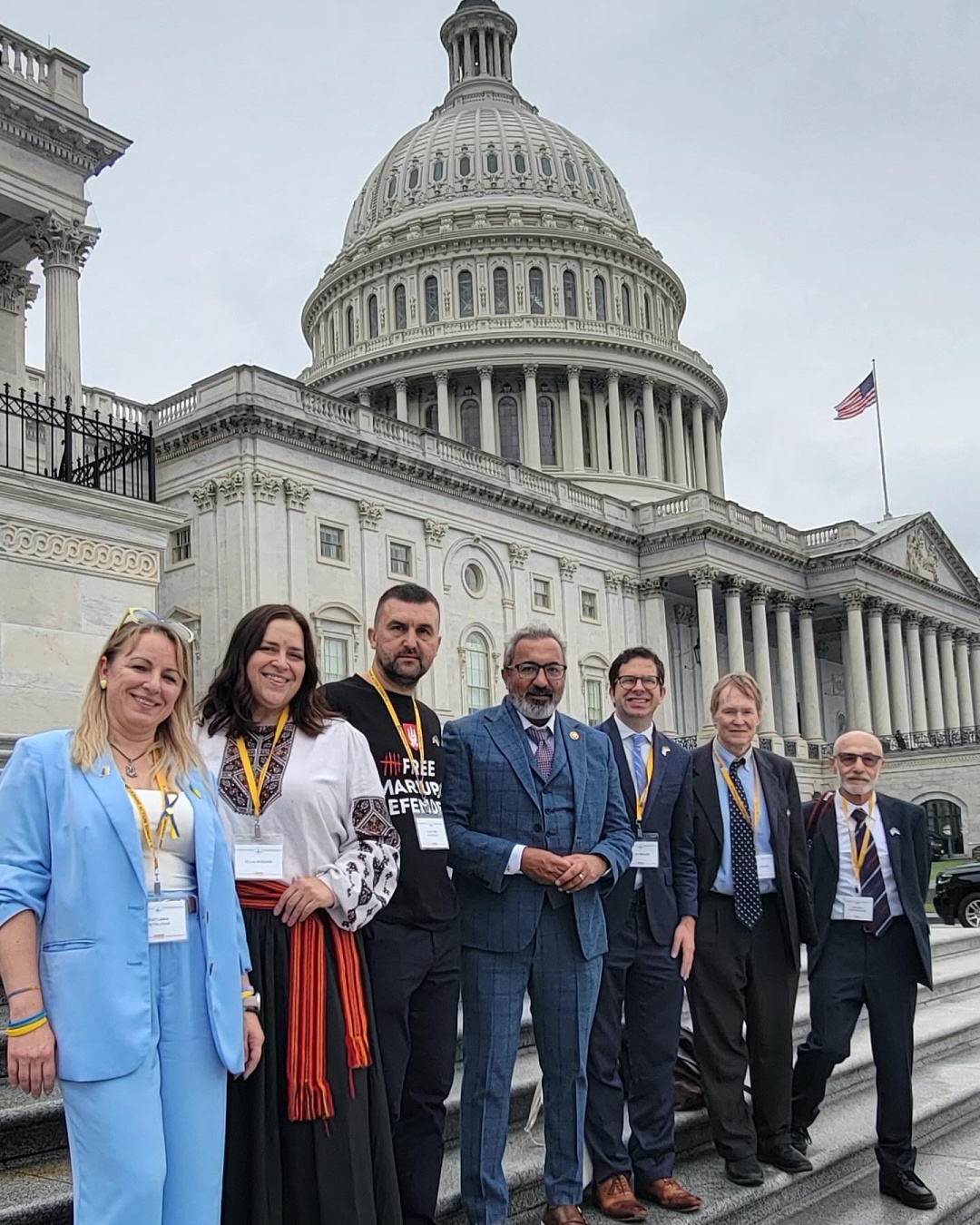 Делегація до конгресмена Ami Bera на Ukraine Action Summit. Зліва на право: Світлана Петруша, Ольга Ношин, Дмитро Морозов, Ami Bera, координатор по штату Каліфорнія Ігор Трегуб, Гʼю Морісон, Григорій Шапірштейн