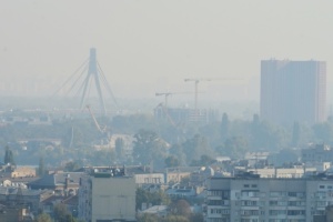 Синоптики розповіли, як довго повітря в Україні залишиться запиленим