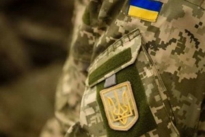 Роспроп поширив відеофейк про те, як українець «вирощує полуницю на могилах» полеглих воїнів ЗСУ