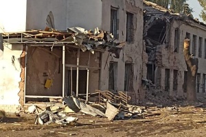 Russians destroy Ukrposhta branch in Kostiantynivka, branch manager injured