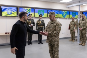 Zelensky visits main command post of Territorial Defense Forces, awarded soldiers