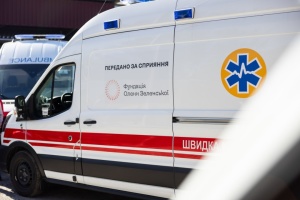 Zelenska’s Foundation donates 25 ambulances to 17 regions