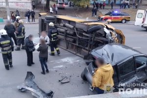 У Сумах внаслідок ДТП з маршруткою травмовані восьмеро людей