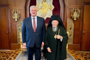 Außenminister diskutiert mit Patriarch Bartholomäus geistige Unabhängigkeit der Ukraine