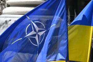 Sieben NATO-Staaten bremsen Einladung der Ukraine ins Bündnis - Politico