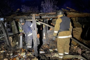 Унаслідок падіння уламків дронів на Житомирщині пошкоджена господарська будівля