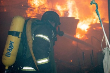 Dañados almacenes y camiones en el ataque nocturno en Odesa