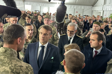 Macron a rendu visite à des soldats ukrainiens en formation en France