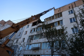 Атака дронів на Київщині: у пошкодженій багатоповерхівці розібрали аварійні конструкції