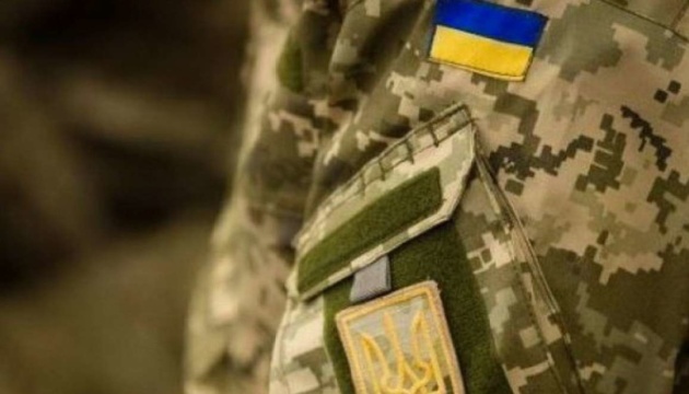 Роспроп поширив відеофейк про те, як українець «вирощує полуницю на могилах» полеглих воїнів ЗСУ