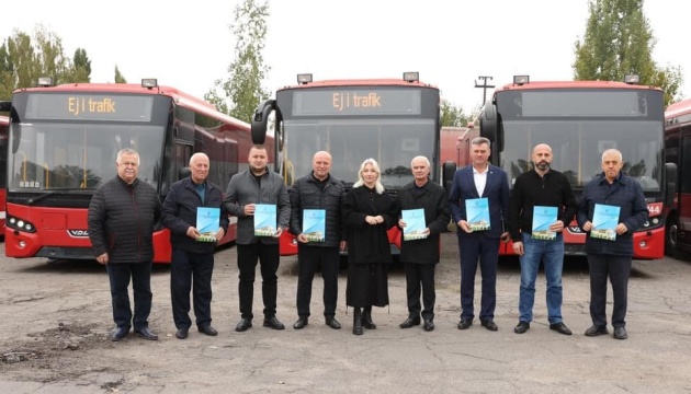 Swedish benefactors send eight school buses to Vinnytsia region