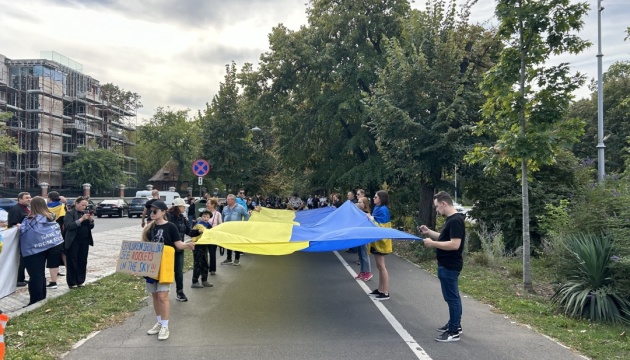 У Бухаресті провели ходу на підтримку українських військовополонених