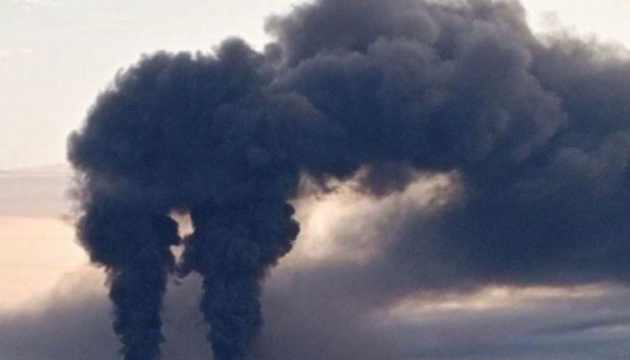 Oil depot in Feodosia burning for second day after Ukrainian strike