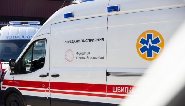 Zelenska’s Foundation donates 25 ambulances to 17 regions