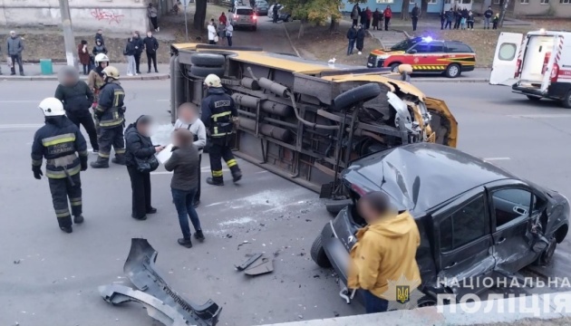 У Сумах внаслідок ДТП з маршруткою травмовані восьмеро людей