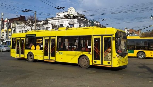 У Сумах через відсутність електрики зупинилися тролейбуси 