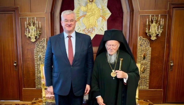 Außenminister diskutiert mit Patriarch Bartholomäus geistige Unabhängigkeit der Ukraine