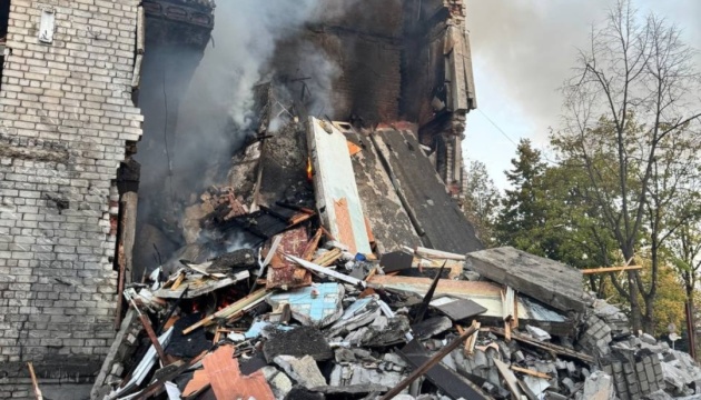 Russian strike targets another apartment block in Ukraine’s Lyman