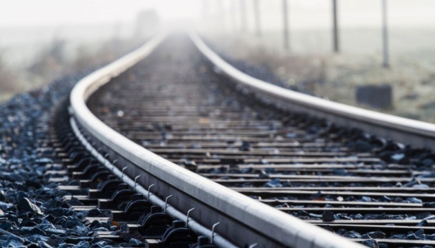 Militärgeheimdienst HUR und Widerstandsbewegung sprengen Eisenbahnbrücke im besetzten Berdjansk