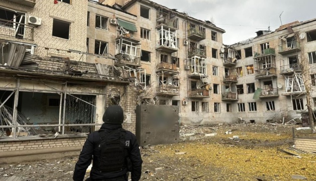 Guerre en Ukraine : Un mort et dix blessés dans des bombardements russes sur la région de Donetsk 