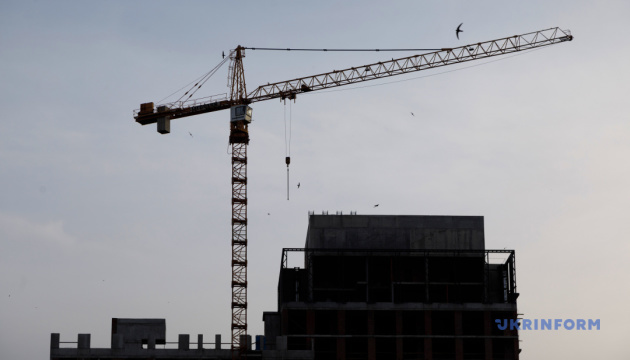 У Києві відновили вже 25 багатоповерхівок, пошкоджених через російські атаки 