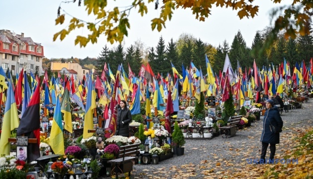 У Львові запалили лампадки у пам'ять про загиблих військових