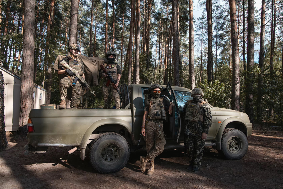 Бучанське добровольче формування територіальної оборони №1, підрозділ “Бучанські відьми”. Фото: Алекс Климов, УП