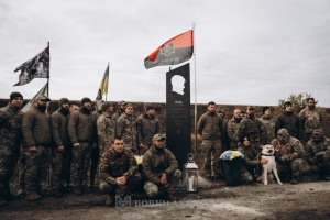 На Донеччині відкрили пам'ятну стелу на честь Дмитра «Да Вінчі» Коцюбайла