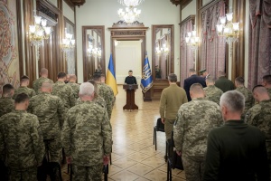 Zelensky presents awards to soldiers of engineering troops