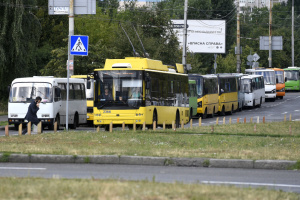 У Києві перекрили рух транспорту вулицями Гавела, Бориспільською та проспектом Повітряних Сил