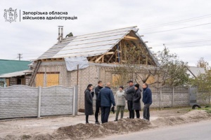 У Запоріжжі відновлюють майже 1200 пошкоджених обстрілами будинків