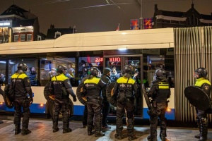 В Амстердамі невідомі напали на футбольних фанів з Ізраїлю, Нетаньягу вислав за ними літаки 