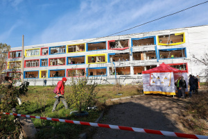 В Одесі внаслідок нічного обстрілу пошкоджені школа та дитсадок